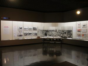 平塚空襲展の展示風景