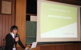 講義をする早田学芸員