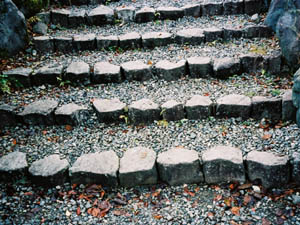 伊豆六方石を使った階段
