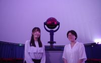 「ひらはくオールスターズ」第10回のゲスト。左が馬上千優さん、右が三浦飛未来さん。