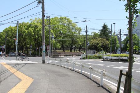 現在の八幡山公園西側交差点