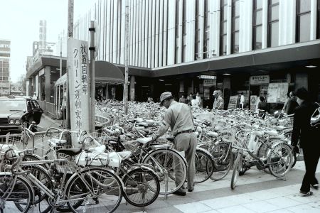 平塚駅北口の放置自転車整理