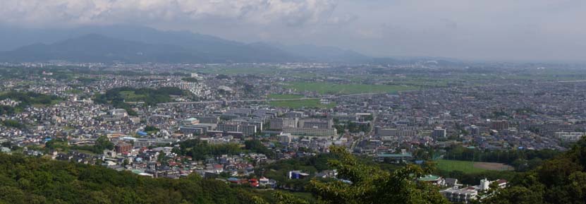 現在の湘南平から見た旭地区