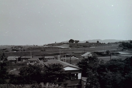 上吉沢から見た日向岡