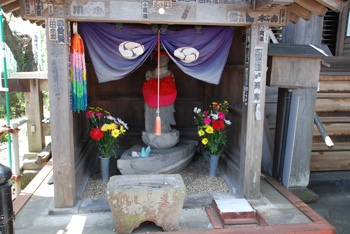 <B>虚空蔵堂境内の船守地蔵</B>
