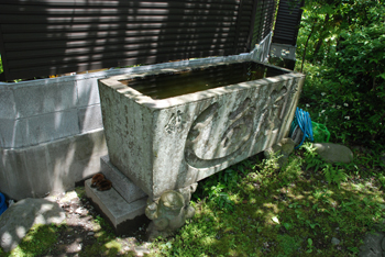 長勝寺の手洗石