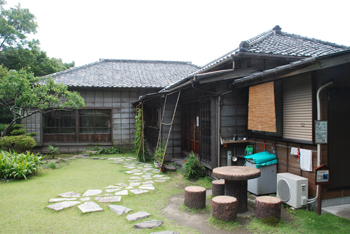 逗子市郷土資料館の庭