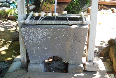 白鬚神社の手水鉢