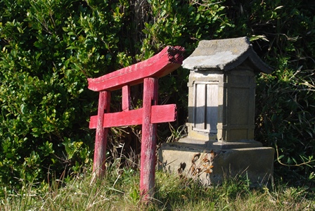 西ノ浜地蔵近くの祠
