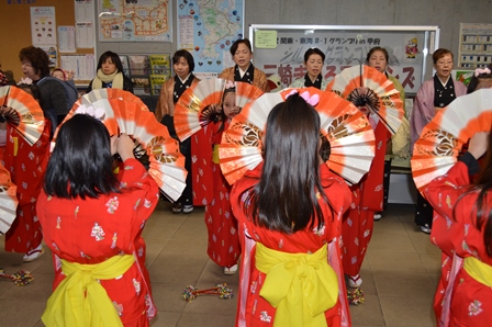 うらりにて披露