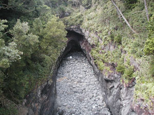 溶岩トンネルの跡