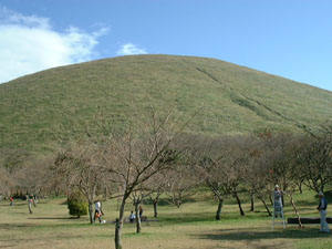 ５０００年前に出来た大室山