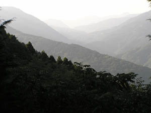 新期外輪山を望む