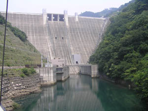 宮ヶ瀬ダムの全景