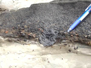 火山礫の食い込み