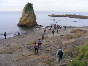 立石海岸に向かう（立石）