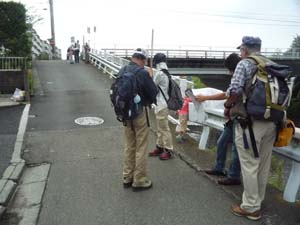 押切川沿いの押切Ⅱ面と押切Ⅰ面との比高を測定