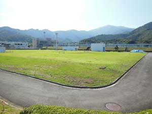 日向川扇状地の扇央部に近い伊勢原浄水場