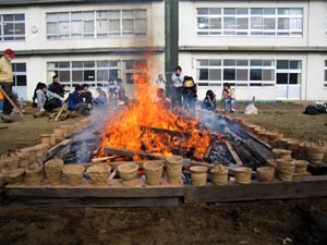 旭小土器野焼き