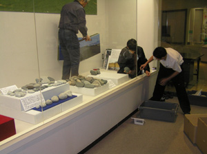 春日野中学校職業体験2F展示室のかたづけ