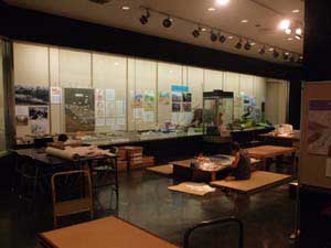 夏期特別展「五領ヶ台貝塚ものがたり」設営作業