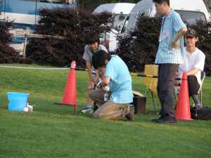 七夕イベント「水ロケットを飛ばそう」　水ロケット設置準備