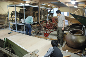 城島分庁舎プレハブ倉庫の整理作業