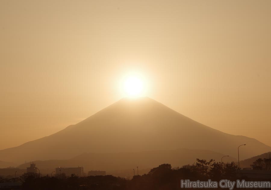 ダイヤモンド富士2020.03.26平塚市寺田縄2（撮影　剱持瑞穂）