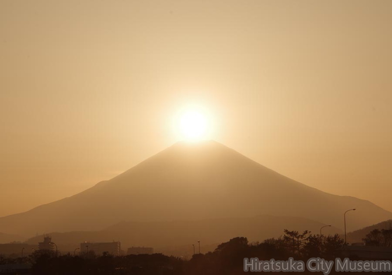 ダイヤモンド富士2020.03.26平塚市寺田縄2（撮影　剱持瑞穂）.jpg