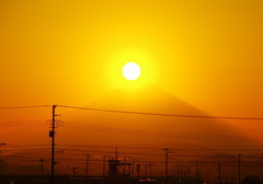ダイヤモンド富士2020.03.25平塚市北豊田1（撮影　剱持瑞穂）