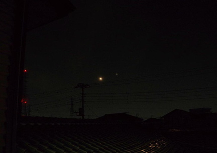 12 月と金星２2020.08.16市内長持（撮影　剱持瑞穂）