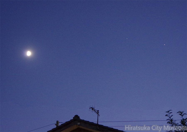 月・土星・木星20201024平塚(撮影　剱持瑞穂）.jpg