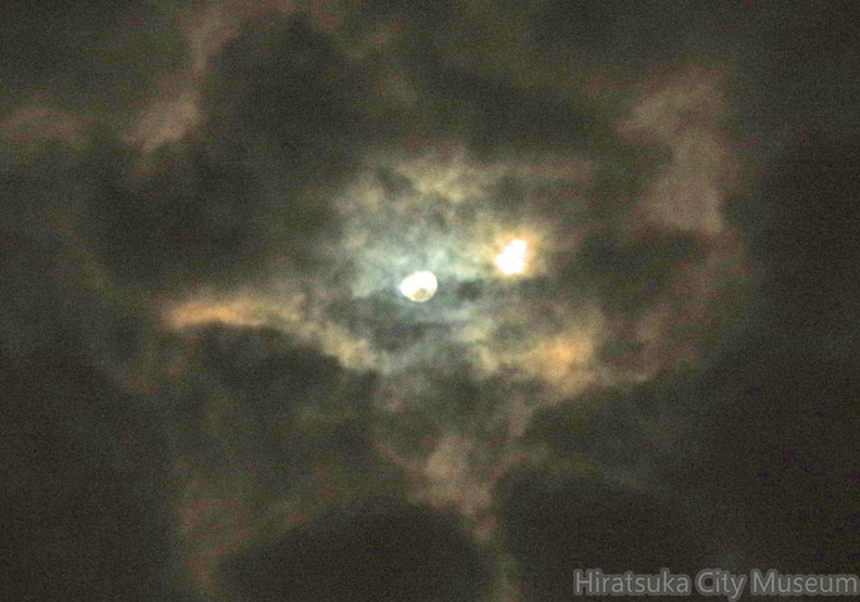 月の彩雲3_20201126平塚(撮影　剱持瑞穂）.jpg