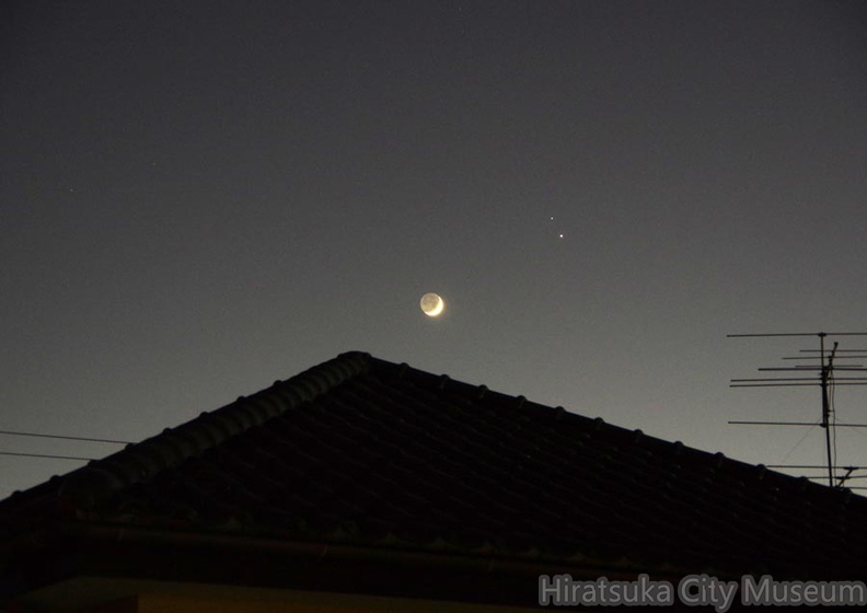 月・土星・木星20201217市内長持（撮影　剱持瑞穂）.jpg