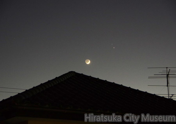 月・土星・木星20201217市内長持（撮影　剱持瑞穂）
