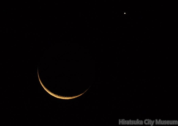 月と金星20201213市内長持2（撮影　剱持瑞穂）