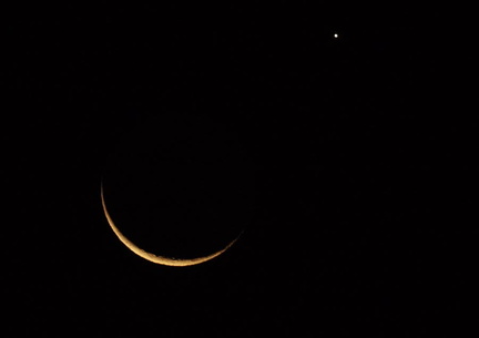 月と金星20201213市内長持2（撮影　剱持瑞穂）