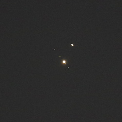 土星と木星・月・金星（撮影　剱持瑞穂）