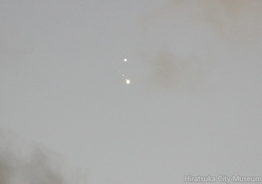 薄雲を通して土星・木星と衛星20201220市内長持（撮影　剱持瑞穂）