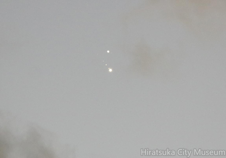 薄雲を通して土星・木星と衛星20201220市内長持（撮影　剱持瑞穂）.jpg