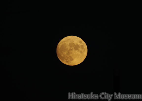 満月前日昇り始めた13.4日の月2021.09.20長持（撮影　剱持瑞穂）