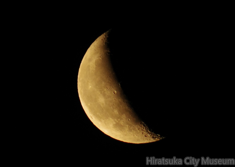 23.5日の月2022.04.25（2時57分）市内長持（撮影　剱持瑞穂）