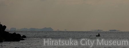 浮島現象（蜃気楼の一種）2025.10.28大磯（撮影　鈴木真由美）