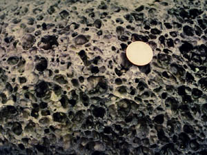 多孔質玄武岩