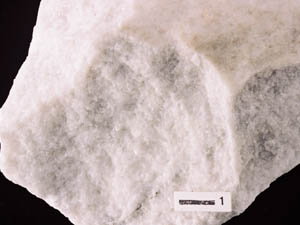 晶質石灰岩（大理石）