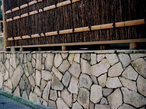 丹波鉄平石の外壁