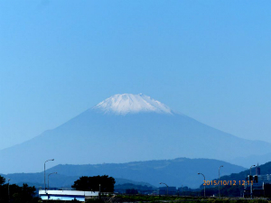 初冠雪の富士山